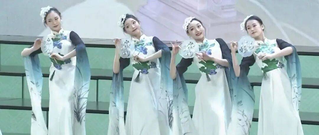 penAI微软索赔千亿美元奥特曼回应一公司就「涨薪20元」向员工致歉ky开元棋牌iPhone 18 Pro渲染曝光：左侧挖孔屏马斯克向O(图6)